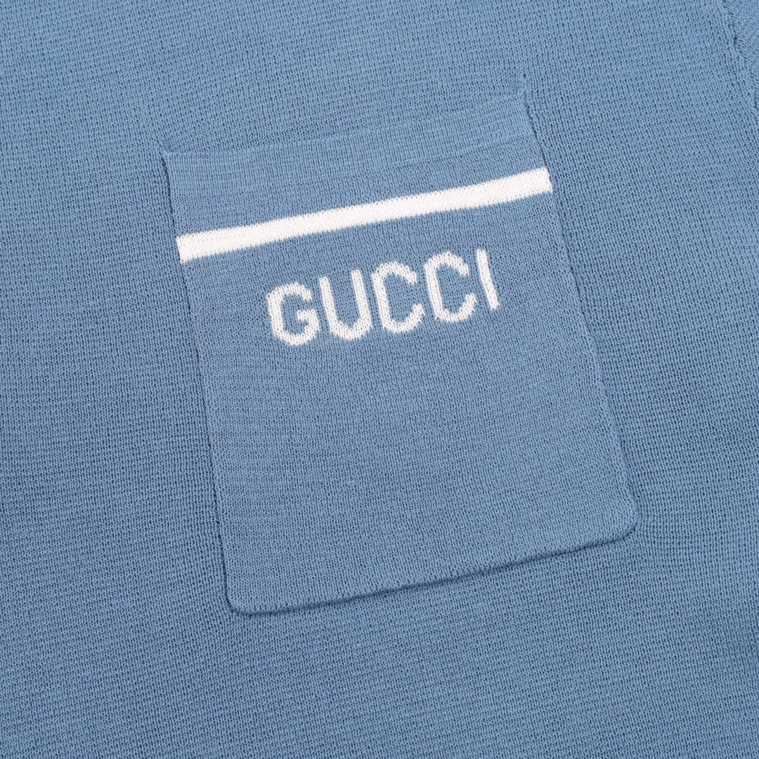 Gucci New Style Shirt Contrast Collar Embroidered Logo Knitted Polo Short SleevesPut on this sweater and experience Italian elegance. The classic color matching with exquisite contrast trims, the details show style. The iconic 