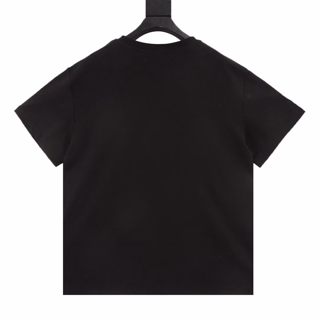 Louis Vuitton neon logo round neck short-sleeved T-shirtAuthentic product purchased and developed, using 60-count mercerized double-strand fabric, 1*1 Solona ribbing at the neckline, fabric fermentation washing, rubber paddle printing on the chest, customized accessories, loose version