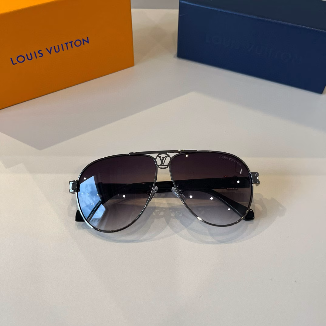 Louis Vuitton new sunglasses🕶️Same style for men and women, extremely comfortable to wearFashionable styleClassic metal single beam aviator toad-shaped fashion sunglasses