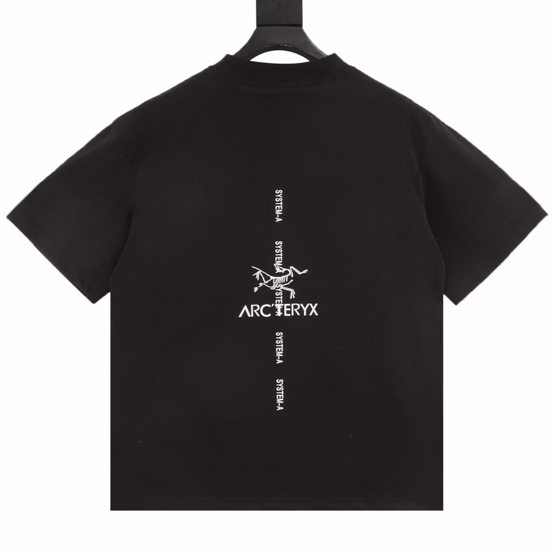 ARC' TERYX/Archaeopteryx front and back logo printed short-sleeved T-shirtThe fabric is made of 260g combed cotton, customized 32-count 1*1 thread, and the garment is washed twice. The fabric is comfortable and skin-friendly without any strange feeling. The custom-made dyed fabric has high textile density, good drape, and is not easy to deform. The thick weave plus the compact spinning process will not affect the breathability of the fabric. The color saturation is very high. This model is a treasure-level product that you absolutely cannot miss! !