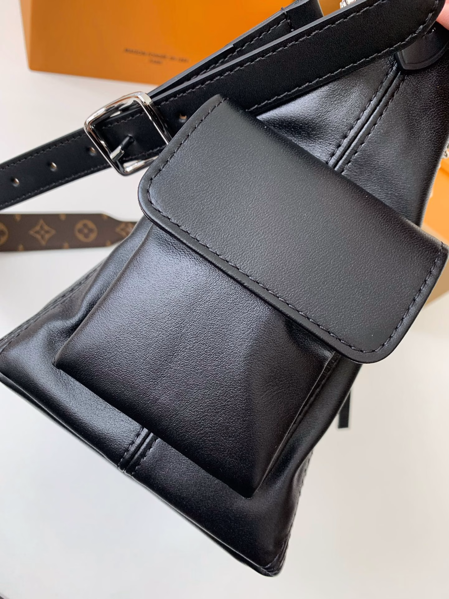 New CARRYALL CARGO Small Handbag