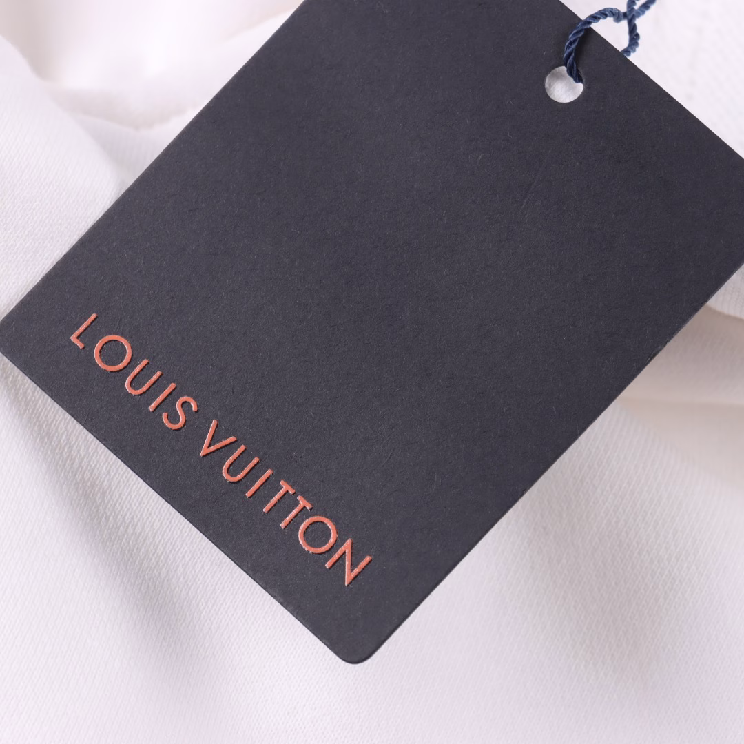 Louis Vuitton 24ss embroidered hammer tool shortsEmbroidery🪡 needle count up to 70,000 needles, restore zp one to one, custom dyeing, very comfortable to the touch, super versatile and good-looking shorts, three complete labels, not the ordinary version in the market, free comparison, quality is absolutely guaranteed
