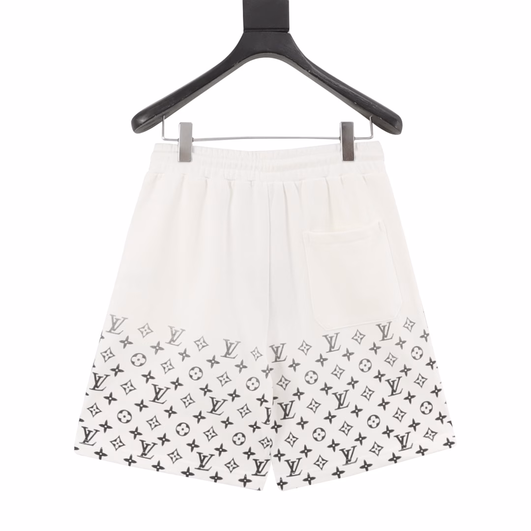 Louis Vuitton 25ss half-width monogram print shortsThe fabric is a customized 380g washed pure cotton terry fabric with a comfortable feel. It uses handmade screen printing technology, no fear of peeling, and the upper body is silky and breathable. Infrared positioning cutting, overalls design, and an invincible and versatile upper body. All details are customized and developed, and all hardware accessories are restored to ZP.
