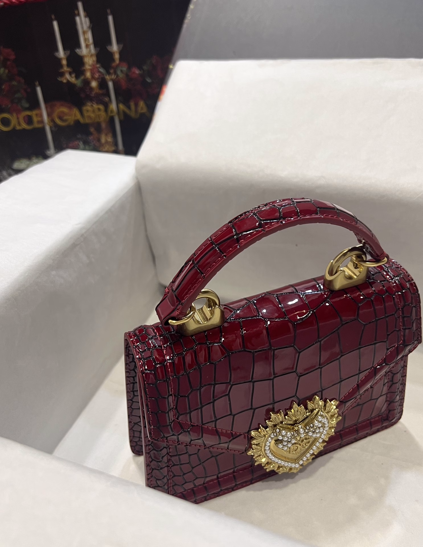 Overseas purchasing, top original Dolce&Gabbana, overseas purchasing special products, love bow ✨ chain handbag 👜 simple and fashionable, the most popular crossbody bag, imported raw materials, DG logo on the front, hidden magnetic buckle closure on the front flap