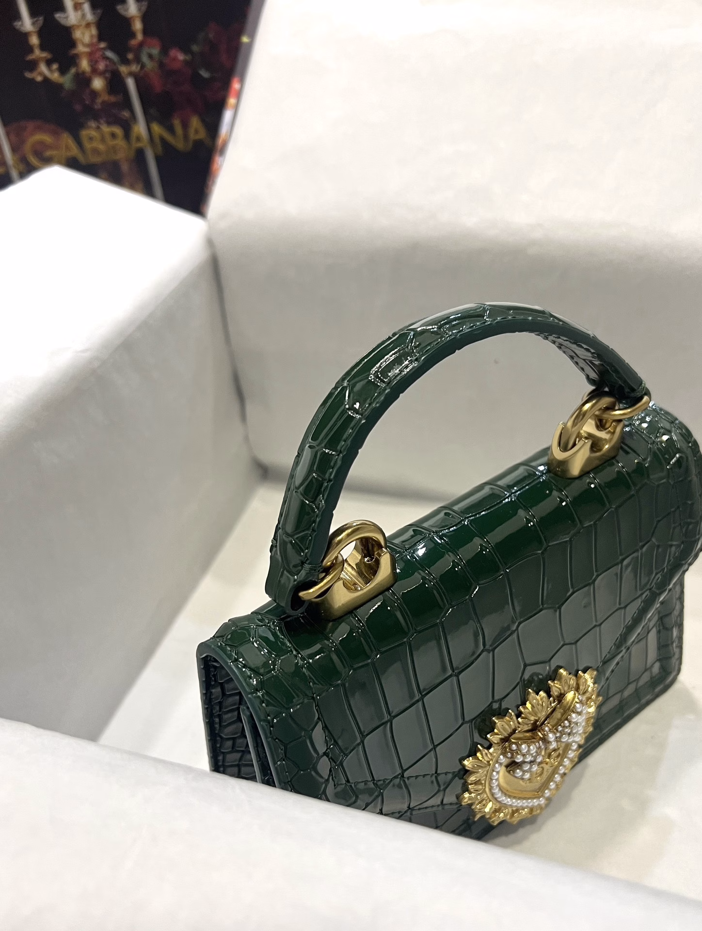 Overseas purchasing, top original Dolce&Gabbana, overseas purchasing special products, love bow ✨ chain handbag 👜 simple and fashionable, the most popular crossbody bag, imported raw materials, DG logo on the front, hidden magnetic buckle closure on the front flap