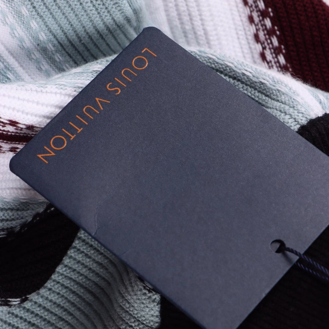 LOUIS VUITTON LV vertical striped knitted suit shortsOriginal product, custom-dyed 32-count double-ply combed cotton yarn, imported German (Stoll) 7 knitting machine, custom-dyed yarn, wool jacquard, imported embroidery, wool fermentation washing, custom 1:1 hanging bell, custom 1:1 rope, custom 1:1 trademark, loose fit