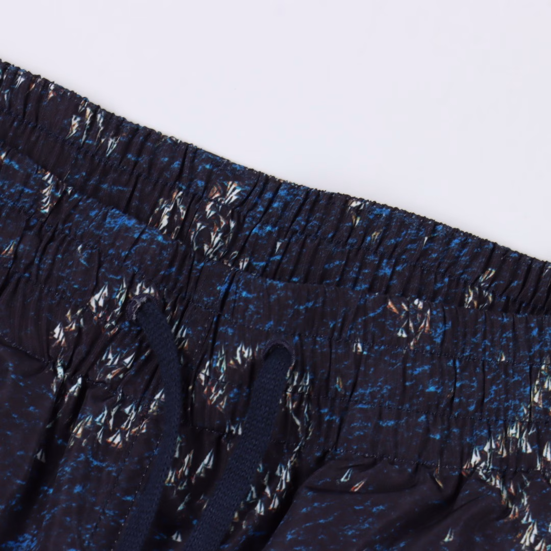 LOUIS VUITTON LV MONOGRAM blue printed beach shortsAuthentic purchase, made of high-density 100% nylon, lining made of 100% polyester diamond mesh cloth, direct printing, positioning cutting bed, high-temperature pre-shrinkage, customized 1:1 zipper, customized 1:1 rope, customized 1:1 trademark, loose version