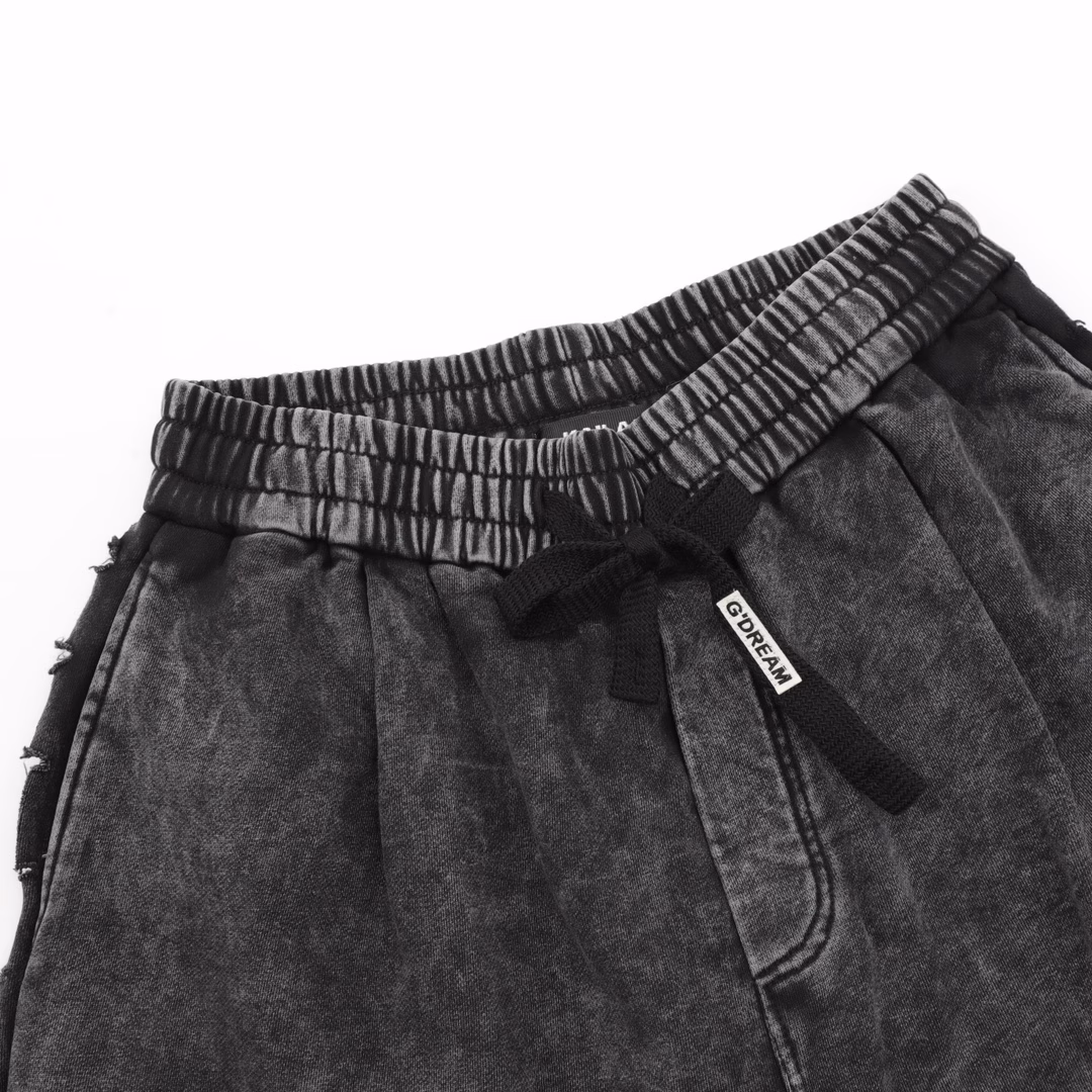 Kalenshi 25ss embroidered washed shortsAmerican heavy-duty washed distressed hole shorts high street shorts take off, super handsome men's pants, 380G knitted cotton heavy washed fabric, super good version! Repeated washing does not deform, and each washed pattern is a unique piece! Gender-neutral shorts that can be easily worn by both men and women, up the trend! The whole pair of pants is full of details~ The high-density three-dimensional embroidery texture is invincible, it looks very retro and fashionable, it really looks good with any combination