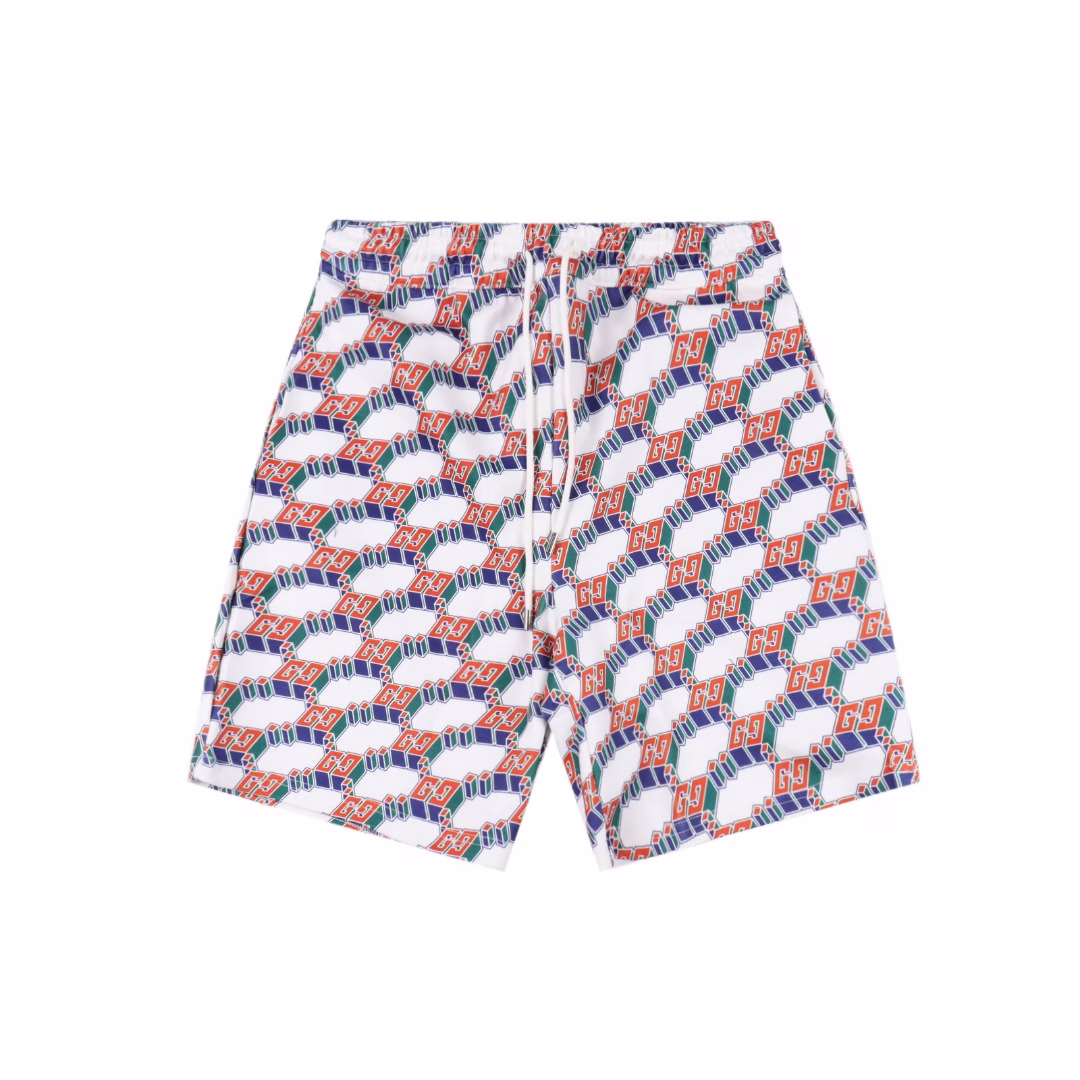 Gucci GG full print shortsThe printing is made of imported pearl paste from Japan, first as the base, then the color, and then the hemming, a total of 35 processes are completedThe logo printing has a three-dimensional effect, the finished product is washable and does not fall off, and the label is sewn by hand,Compare any quality at willCustom-made and dyed 380g terry fabric, super texture, comfortable, soft and breathable, casual and fashionable,A basic pair of shorts that you can't go wrong with if you close your eyes!