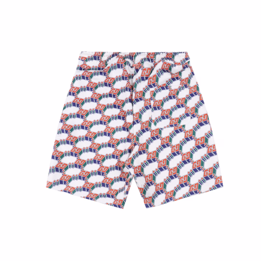 Gucci GG full print shortsThe printing is made of imported pearl paste from Japan, first as the base, then the color, and then the hemming, a total of 35 processes are completedThe logo printing has a three-dimensional effect, the finished product is washable and does not fall off, and the label is sewn by hand,Compare any quality at willCustom-made and dyed 380g terry fabric, super texture, comfortable, soft and breathable, casual and fashionable,A basic pair of shorts that you can't go wrong with if you close your eyes!