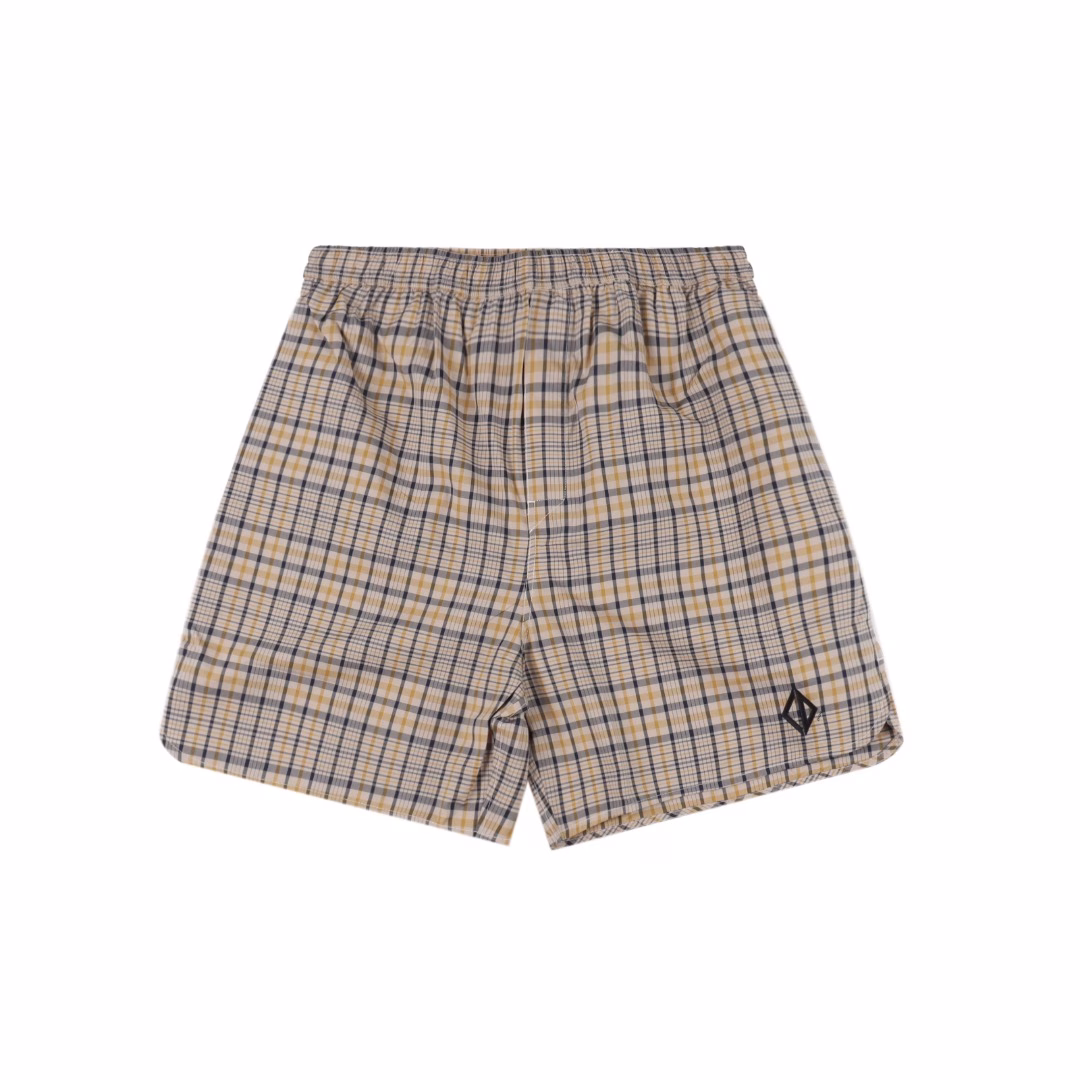 Dior CD diamond stripe blended shortsOriginal purchase, custom plaid jacquard blended fabric, jacquard fabric, positioning cutting bed, imported embroidery, glue printing, custom 1:1 shell buttons, custom 1:1 trademark, fitted version