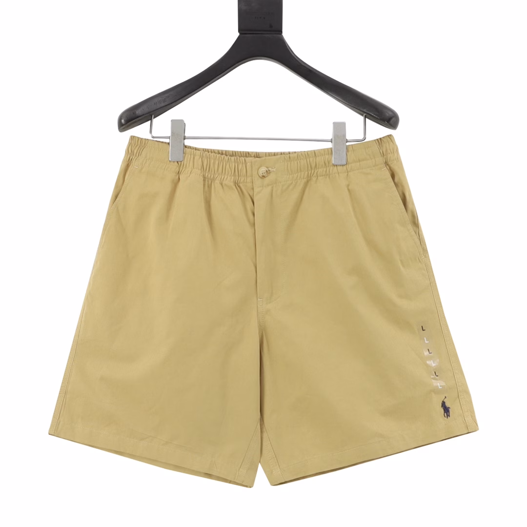 Ralph Lauren 25SS pony logo embroidered casual shortsReshape the summer experience with classic design Selected cotton fabrics The upper body is crisp and stylish The iconic pony embroidered LOGO High-density three-dimensional craftsmanship Every stitch conveys the brand logo Elastic waistband with drawstring design Freely adjust waist circumference Fits different body shapes Slant pockets on both sides Practical and beautiful