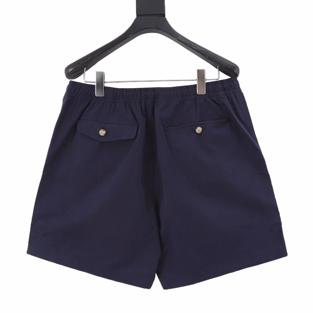 Ralph Lauren 25SS pony logo embroidered casual shortsReshape the summer experience with classic design Selected cotton fabrics The upper body is crisp and stylish The iconic pony embroidered LOGO High-density three-dimensional craftsmanship Every stitch conveys the brand logo Elastic waistband with drawstring design Freely adjust waist circumference Fits different body shapes Slant pockets on both sides Practical and beautiful