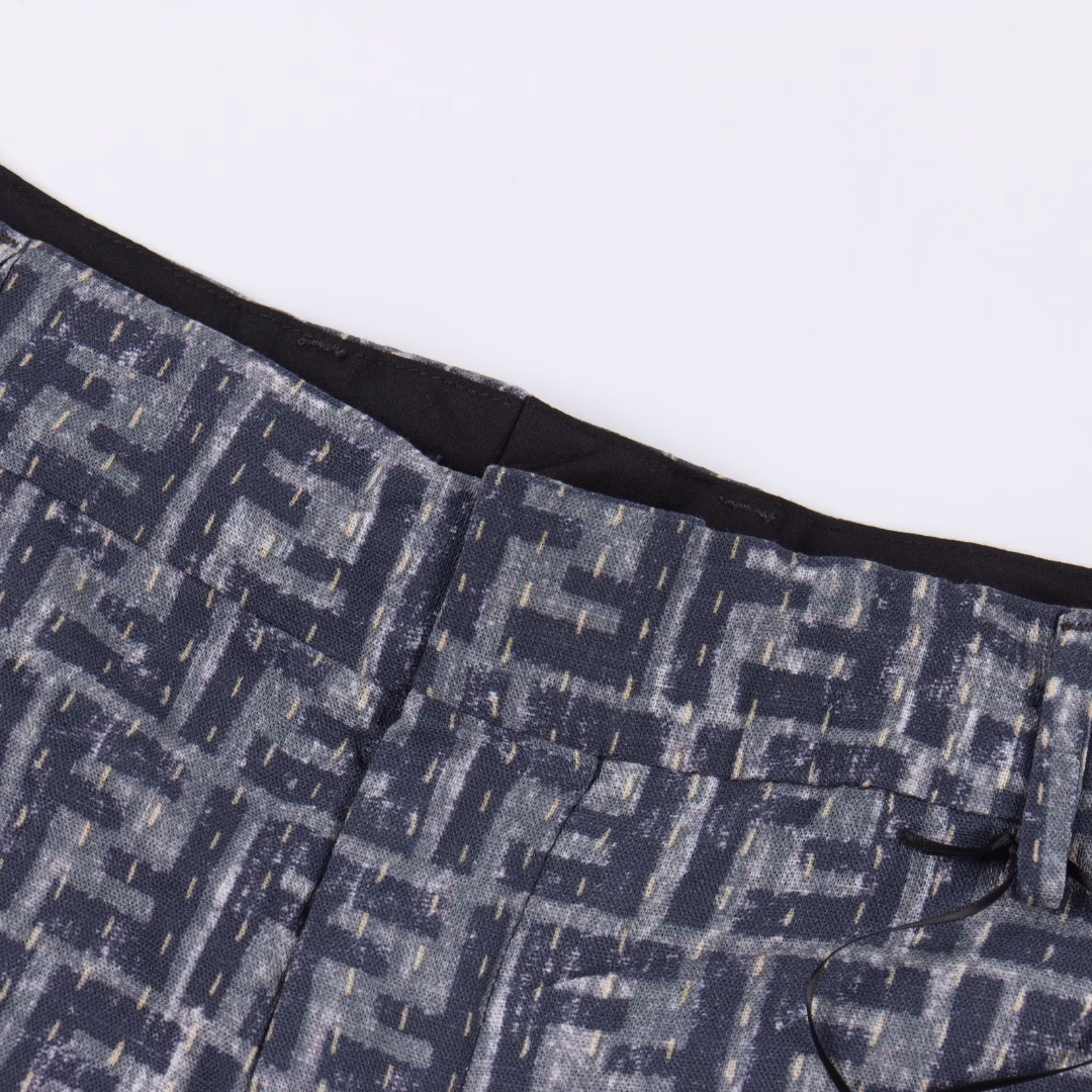 Fendi FD Grey FF ShortsOriginal product, linen blended bamboo 150g fabric, direct printing, alignment cutting, custom 1:1 buttons, custom 1:1 woven blue, custom 1:1 trademark, loose fit