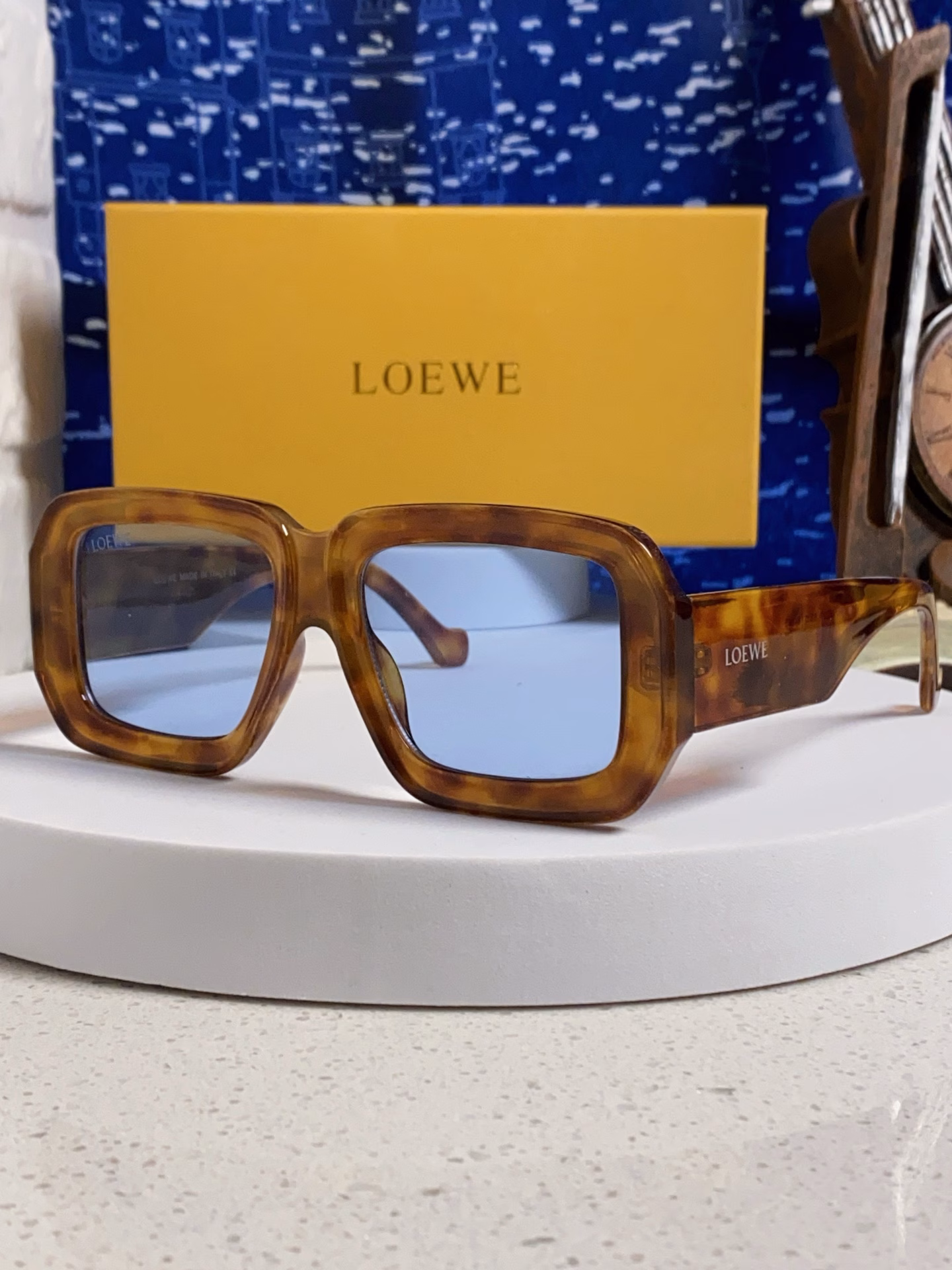 Loewe 2025 new European and American sunglasses black acetate thick frame pink lenses temperament simple daily women's sunglasses