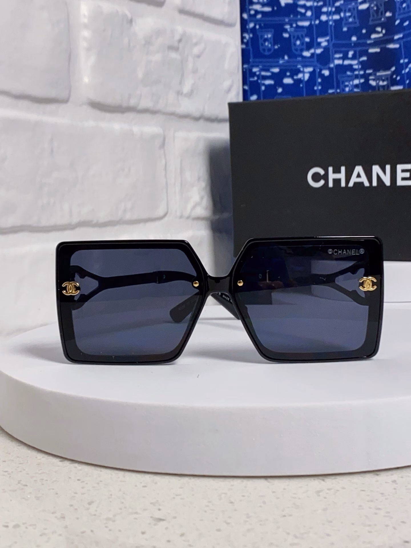 Chanel 2025 new fashion and generous sunglasses simple women's street shooting trend anti-ultraviolet sunglasses sunglasses Taiwan Internet celebrity hot style