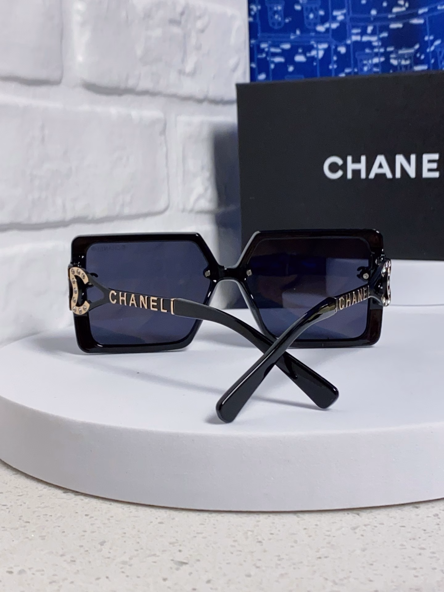 Chanel 2025 new fashion and generous sunglasses simple women's street shooting trend anti-ultraviolet sunglasses sunglasses Taiwan Internet celebrity hot style