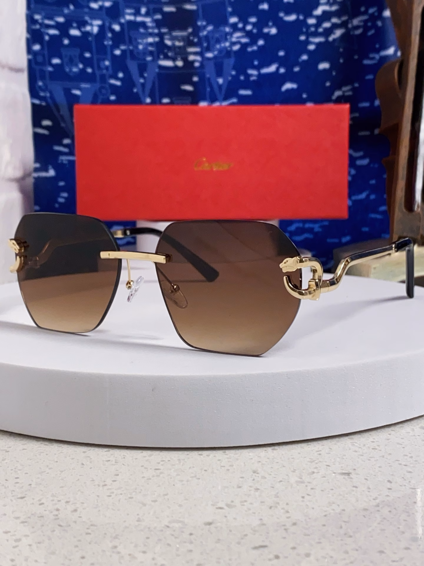 Cartier 2025 new frameless sunglasses women's fashion square beauty personality metal irregular sunglasses men and women anti-ultraviolet reverse series concave mirror