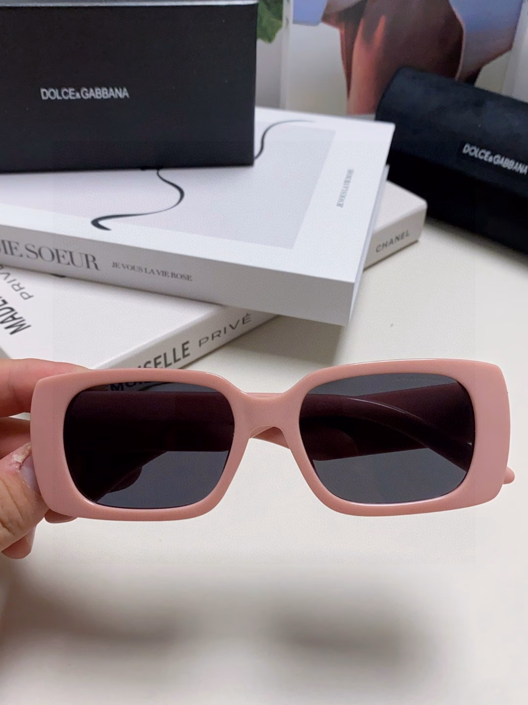Dolce & Gabbana 2025 new high-end sunglasses for women UV protection ins Internet celebrity street shooting personality square frame polarized sunglasses
