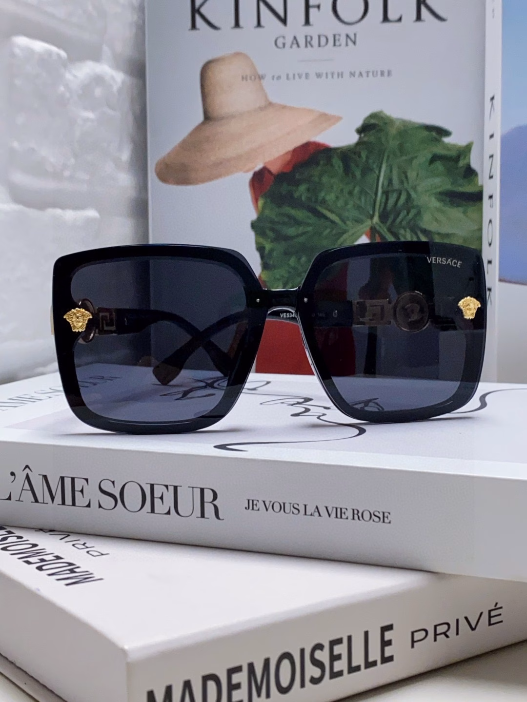 Versace 2025 new sunglasses for women, internet celebrity temperament, retro fashion sunglasses, polarized, UV protection, versatile, and small face