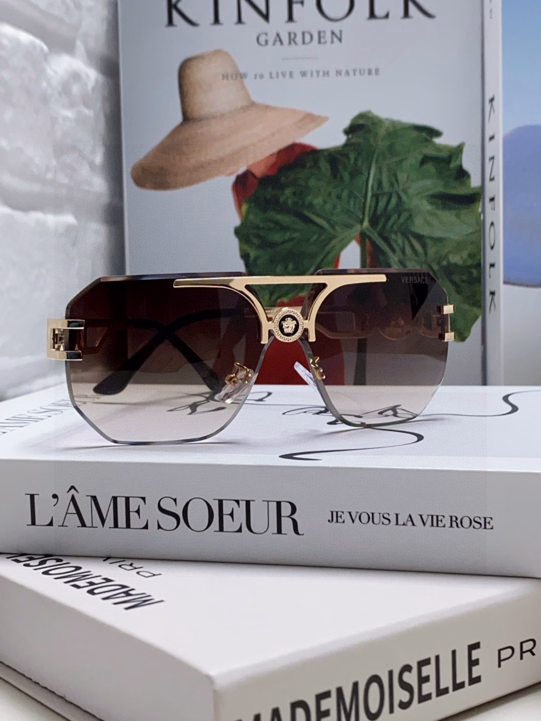 Versace 2025 European and American fashion women's square frame face-covering one-piece sunglasses European station eye protection carved Little Red Book style sunglasses