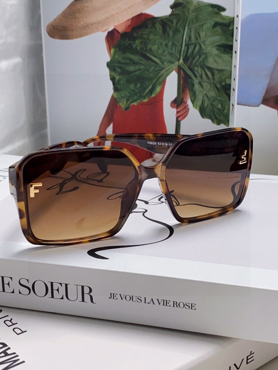 Fendi 2025 new style trendy European and American square frame sunglasses for women high-end personality anti-ultraviolet fashion sunglasses in stock