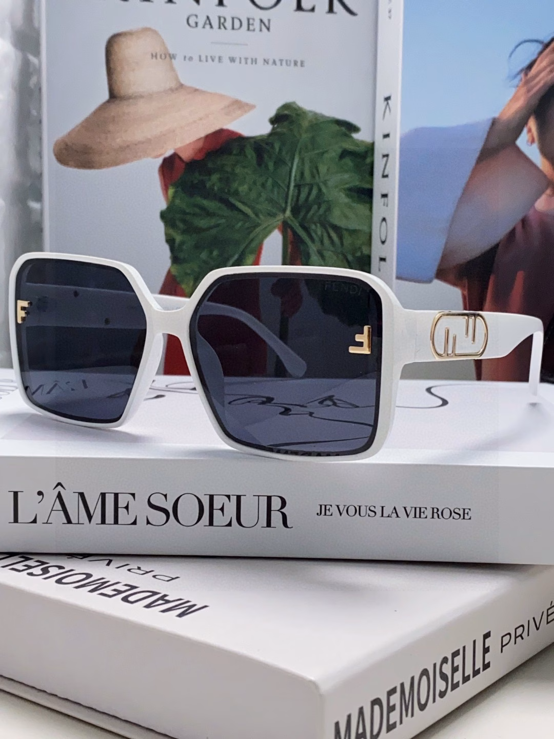 Fendi 2025 new style trendy European and American square frame sunglasses for women high-end personality anti-ultraviolet fashion sunglasses in stock