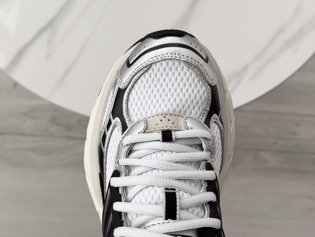 adidas originals ADISTAR XLG Adi's new casual dad shoes. Balenciaga's alternative model, it goes well with other sports series, and the shoes are perfect for a high-tech feel!