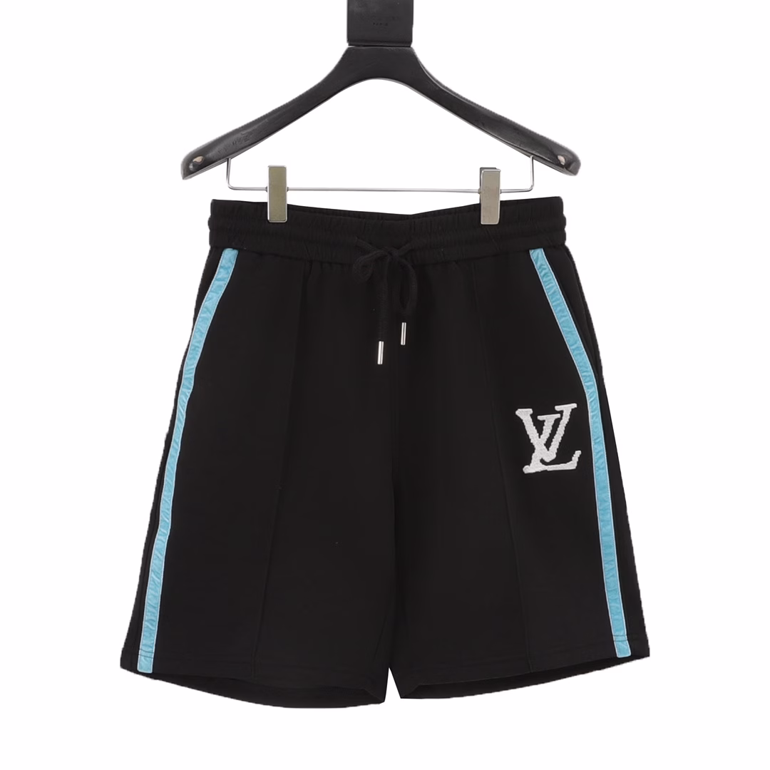 Louis Vuitton 25ss blue striped woven logo embroidered shortsThe fabric is made of customized 380g terry fabric, woven with floral cotton ribbon, tightly woven and soft to the touch.The embroidery process uses a Behringer embroidery machine to make the embroidery color more full and the embroidery more three-dimensional.The style has a good effect on the body, and the college style black shorts are matched with light blue textures.The youthful style is ready to emerge while showing temperament! Delicate and soft to the touch!It presents a casual cut, and the upper body style is superb! The same style for men and women, everyone must buy it