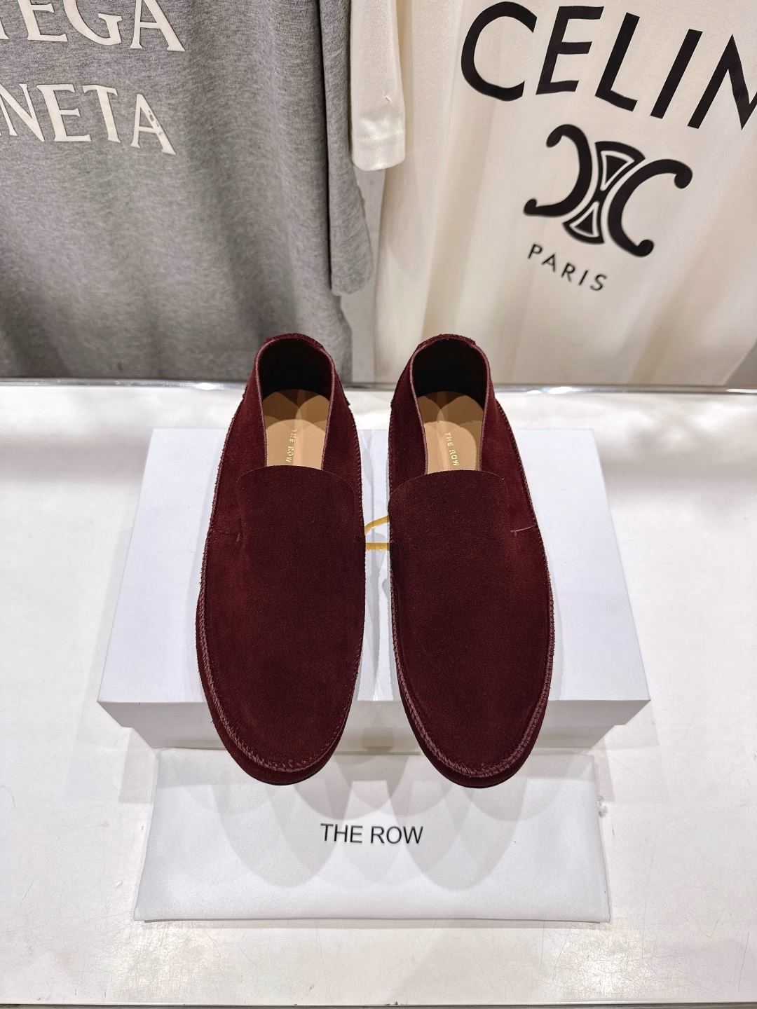 The Row 2025ss new hit flat loafers, slip-on shoes, retro mulesA very comfortable pair of flat shoes, minimalist design concept, slim fit, good looks and practicality