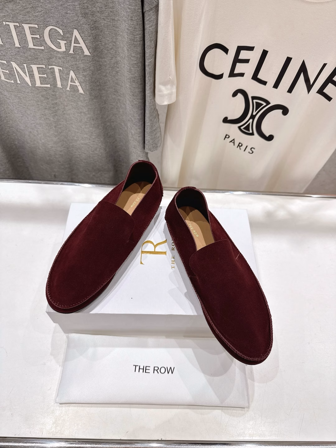 The Row 2025ss new hit flat loafers, slip-on shoes, retro mulesA very comfortable pair of flat shoes, minimalist design concept, slim fit, good looks and practicality