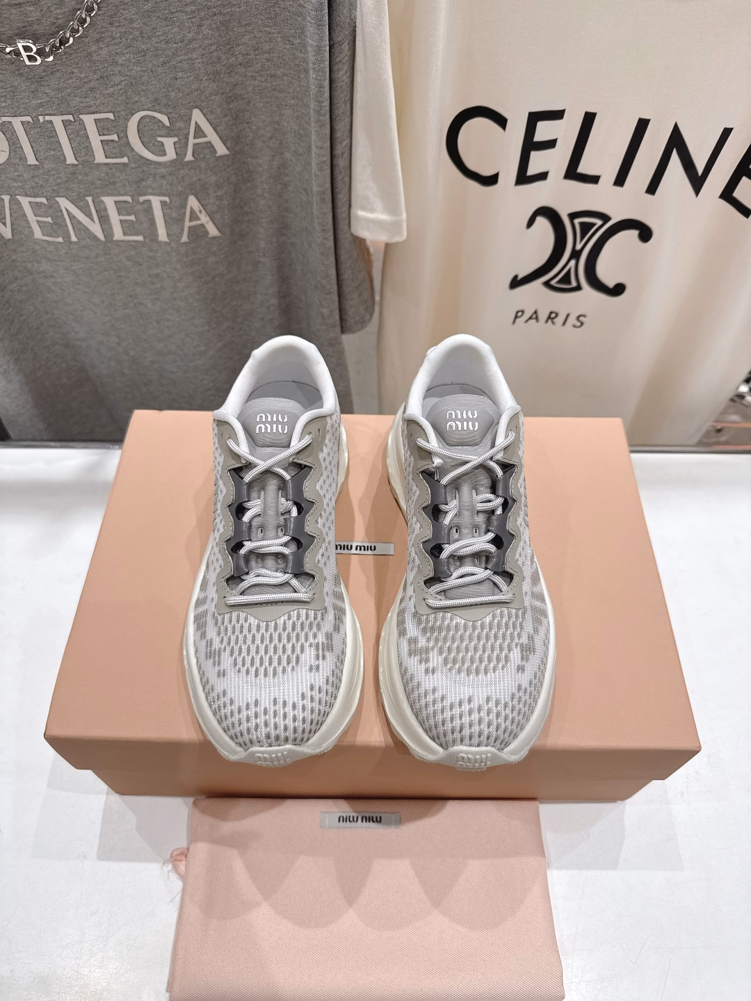 Miu Miu new arrival~Miu 25ss new style mesh thick-soled Dexter casual sneakersThis lace-up sneaker is a perfect American casual style~Super good-looking and comfortable to wear💯A ​​classic and versatile item