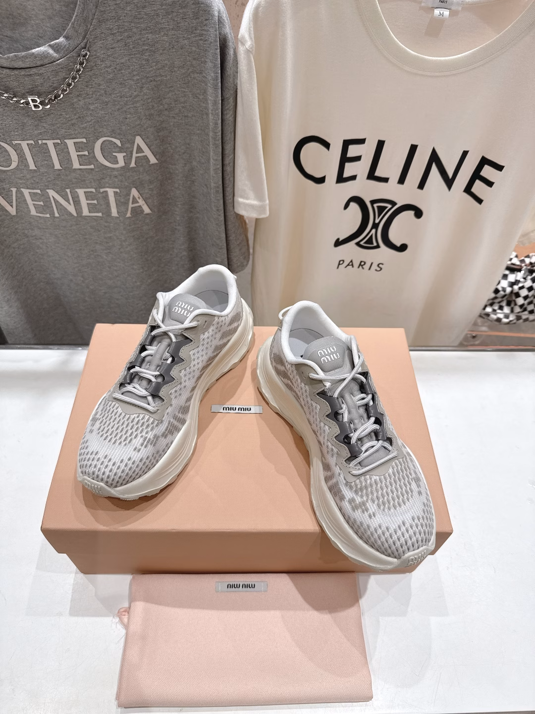 Miu Miu new arrival~Miu 25ss new style mesh thick-soled Dexter casual sneakersThis lace-up sneaker is a perfect American casual style~Super good-looking and comfortable to wear💯A ​​classic and versatile item
