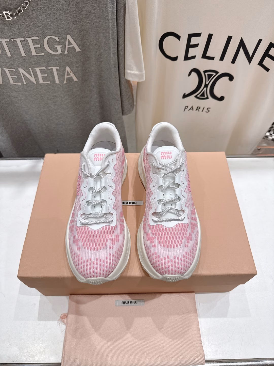 Miu Miu new arrival~Miu 25ss new style mesh thick-soled Dexter casual sneakersThis lace-up sneaker is a perfect American casual style~Super good-looking and comfortable to wear💯A ​​classic and versatile item
