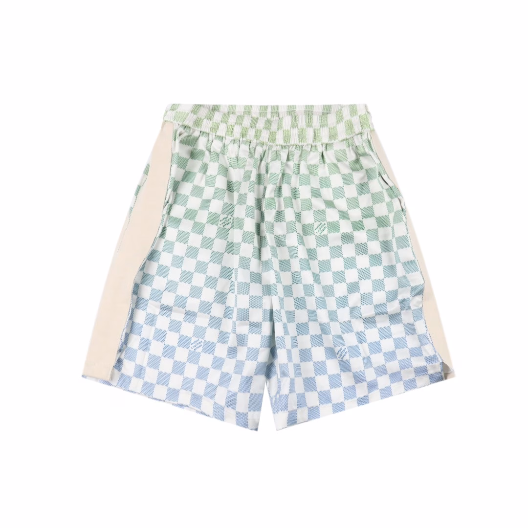 Louis Vuitton new gradient checkerboard shortsImported mulberry silk fabric, super soft and delicate, skin-friendly and comfortable to wear. Delicate checkerboard gradient color processing, from the waistband to the trouser legs, the color flows naturally!