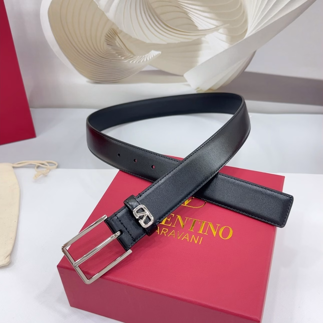 Valentino belt, double-sided top layer cowhide leather, copper hardware pin buckle original mold custom celebration