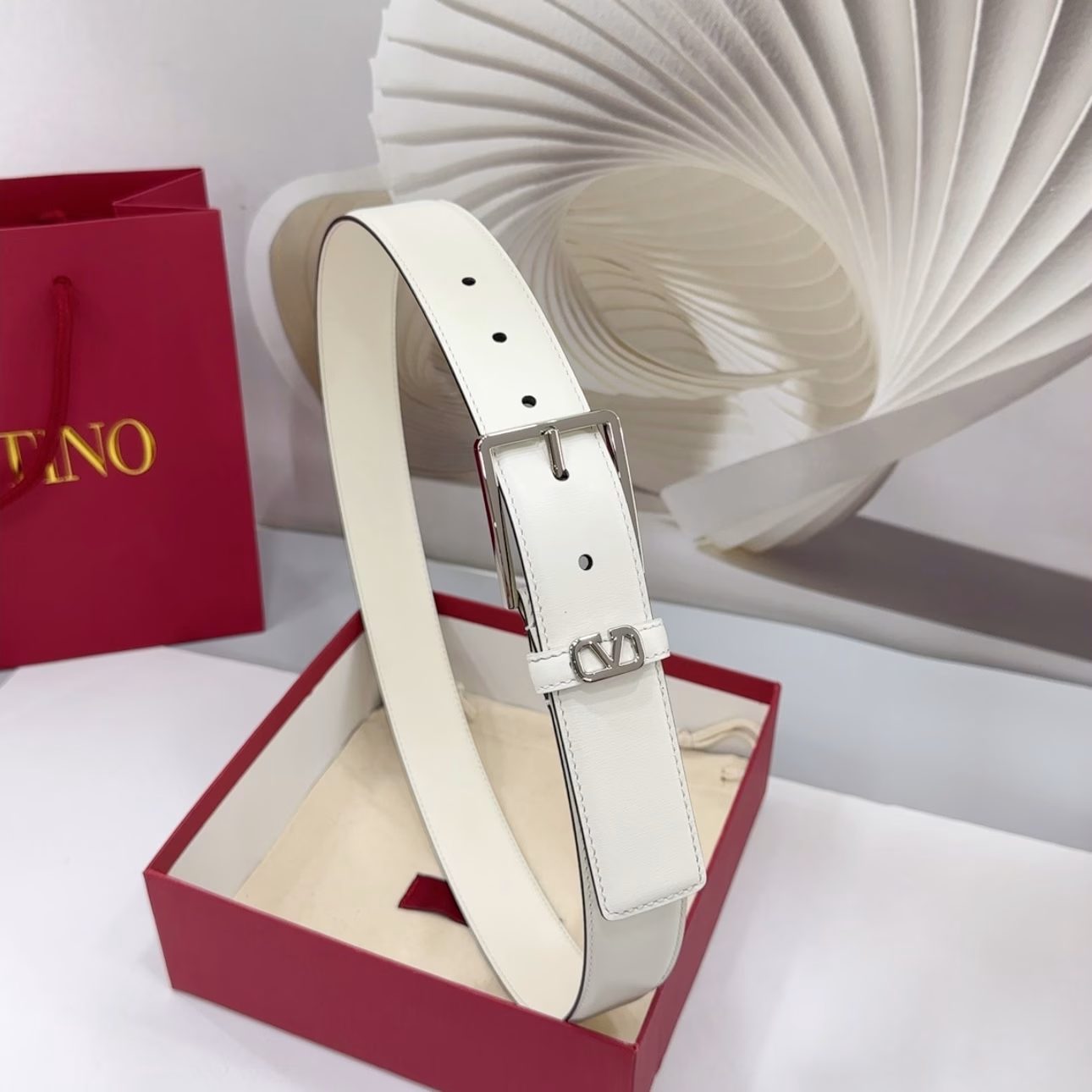 Valentino belt, double-sided top layer cowhide leather, copper hardware pin buckle original mold custom celebration