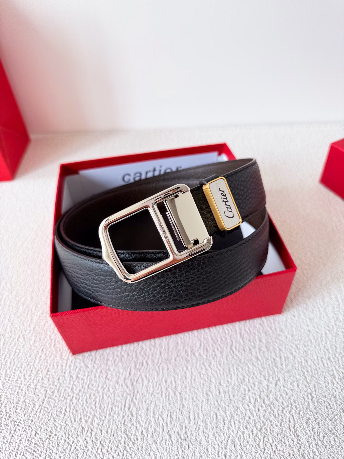 Cartier · Cartier · ✈️ original · belt · belt P160Model: buckle, original classic pure steel buckle, real shot, double-sided first-layer cowhideMaterial: 🐂 100% first-layer cowhide, guaranteed genuine leather. 🌈 Double-sided usable ✨ Same quality as the counter, original classic first-layer cowhide double-sided rough lychee pattern black + coffee, buckle, double-sided buckle, can be freely cut, first choice for giving as a gift or for personal use