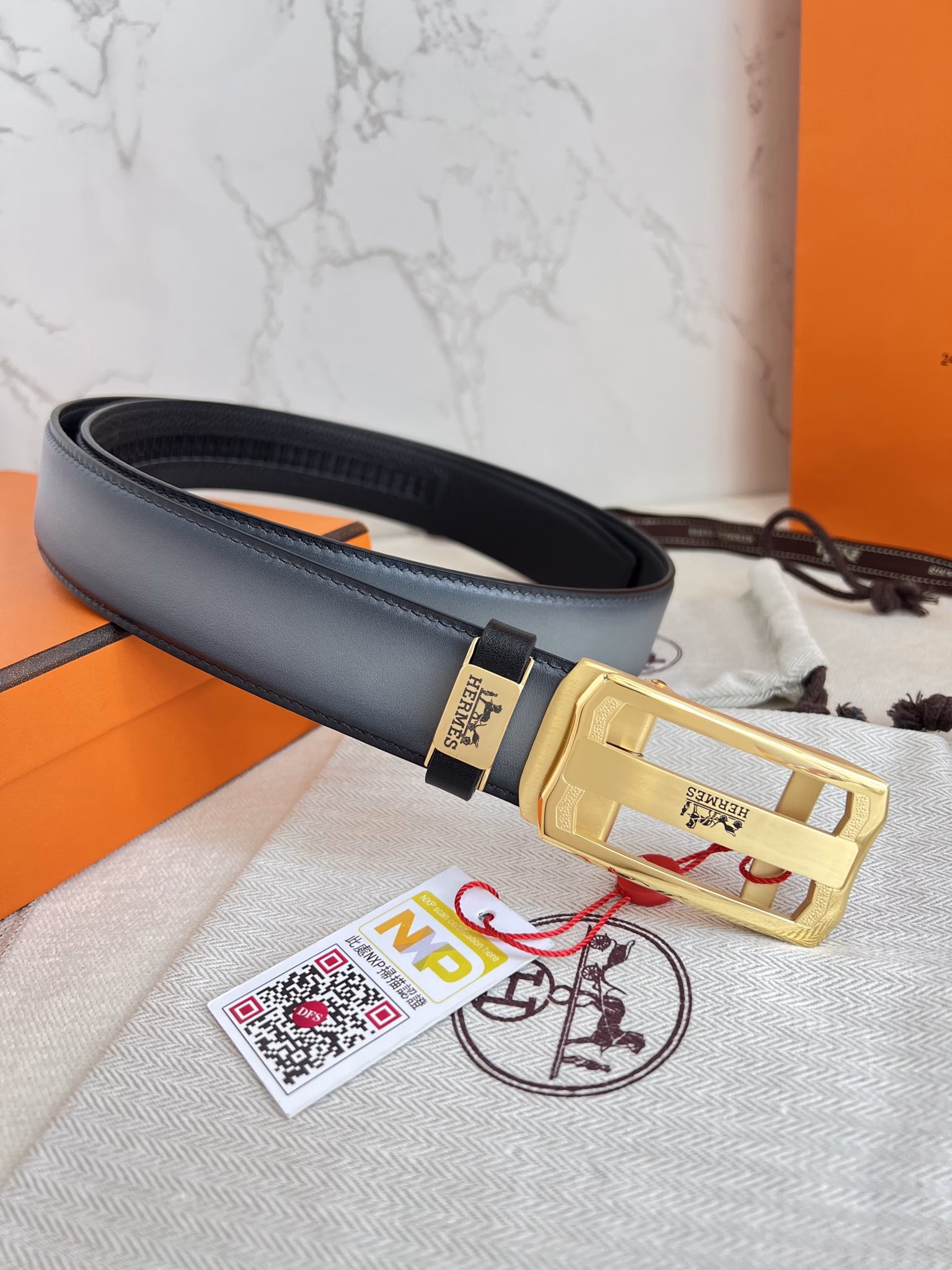 Hermès ✈️Automatic buckle belt·belt p175Model: automatic buckle, pure steel classic automatic buckle, first layer cowhide automatic buckle bodyBelt: 🐂100% first layer cowhide, automatic buckle body, guaranteed genuine leather. 24k pure steel buckle🌈Never fade✨Same quality as the counter, original classic first layer cowhide denim gray gradient color ➕ first layer cowhide lychee pattern, silver buckle, pure steel automatic buckle, can be freely cut, first choice for gifting and personal use