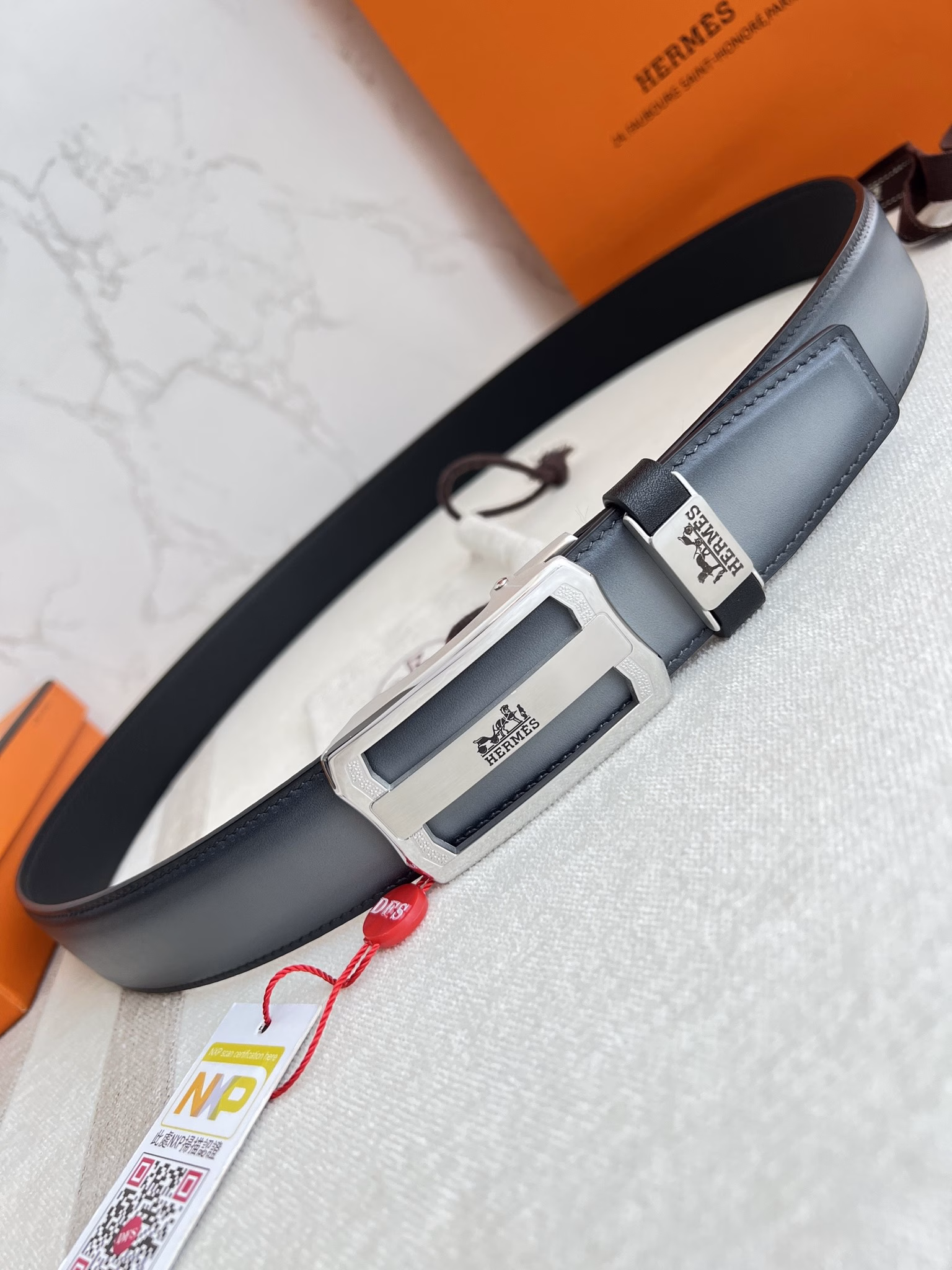 Hermès ✈️Automatic buckle belt·belt p175Model: automatic buckle, pure steel classic automatic buckle, first layer cowhide automatic buckle bodyBelt: 🐂100% first layer cowhide, automatic buckle body, guaranteed genuine leather. 24k pure steel buckle🌈Never fade✨Same quality as the counter, original classic first layer cowhide denim gray gradient color ➕ first layer cowhide lychee pattern, silver buckle, pure steel automatic buckle, can be freely cut, first choice for gifting and personal use