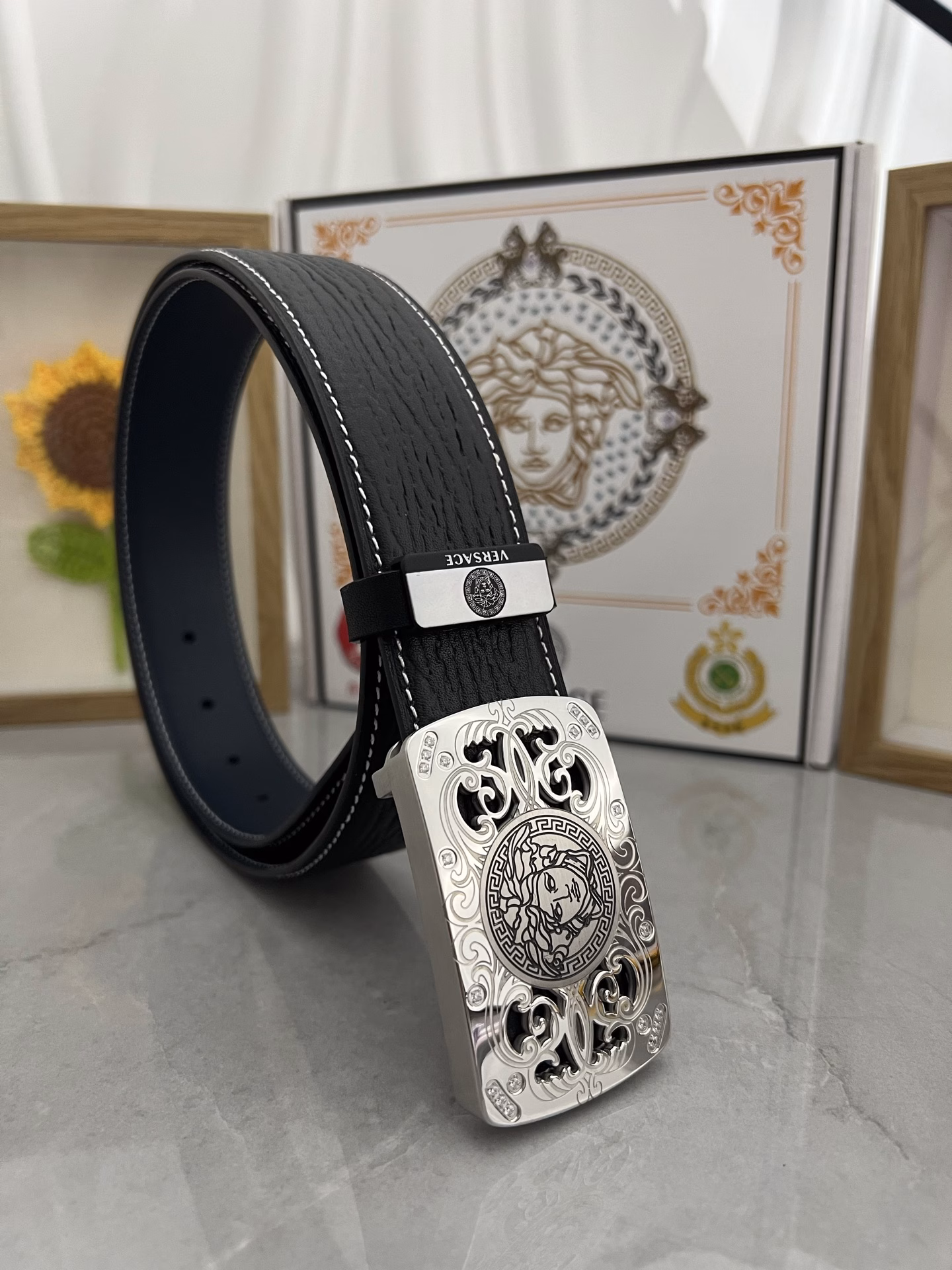 Product name: VERSACE. Versace 💕P190Material: Original cowhide belt 100% first-layer cowhide belt✨Guaranteed genuine leather, 24K pure steel buckle, original quality, fine workmanship, fashionable brand, first choice for gifting or personal use