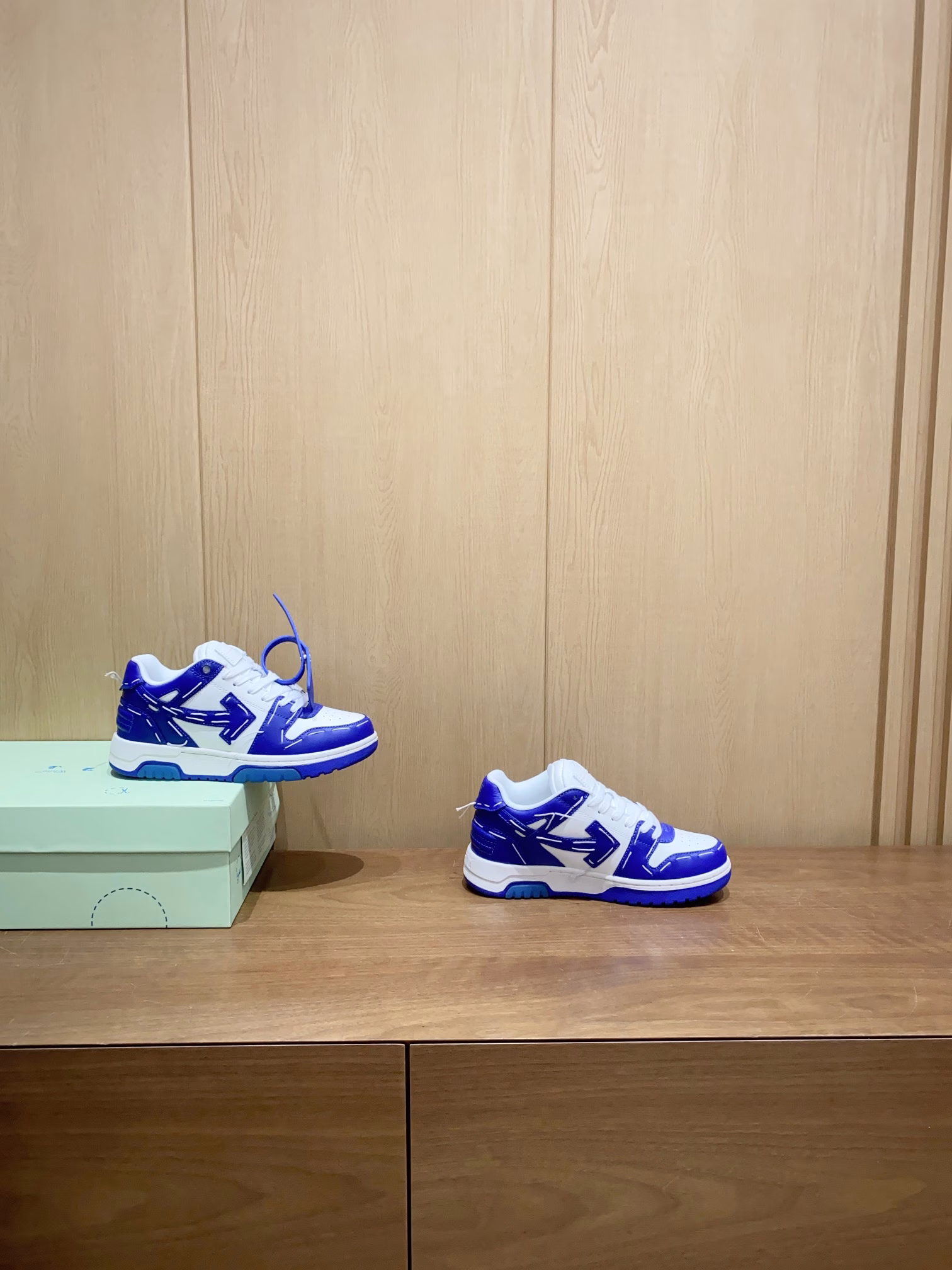 OFF WHITE⚡️ Couple 's ⚡️The LATEST New Year release MARKET the highest quality version 👊 