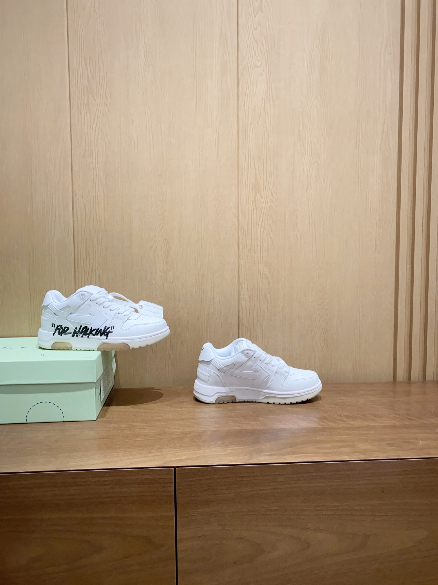 OFF WHITE⚡️ Couple 's ⚡️The LATEST New Year release MARKET the highest quality version 👊 