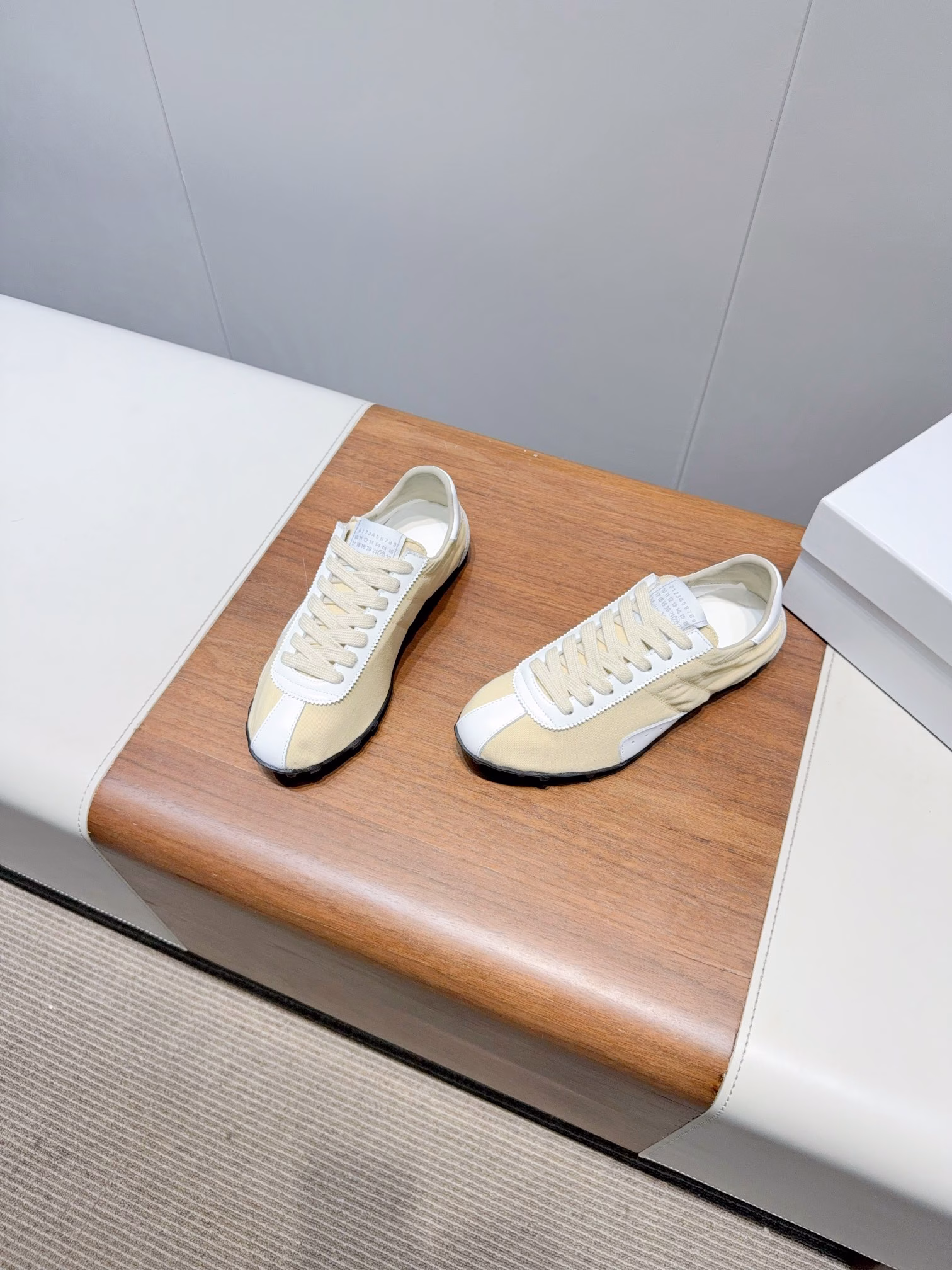 Margiel-ss25 New Sprinter treasure shoes!Sisters! I've found the most popular item from Margiel! ! When you put on this pair of Sprinter, you'll immediately experience the 
