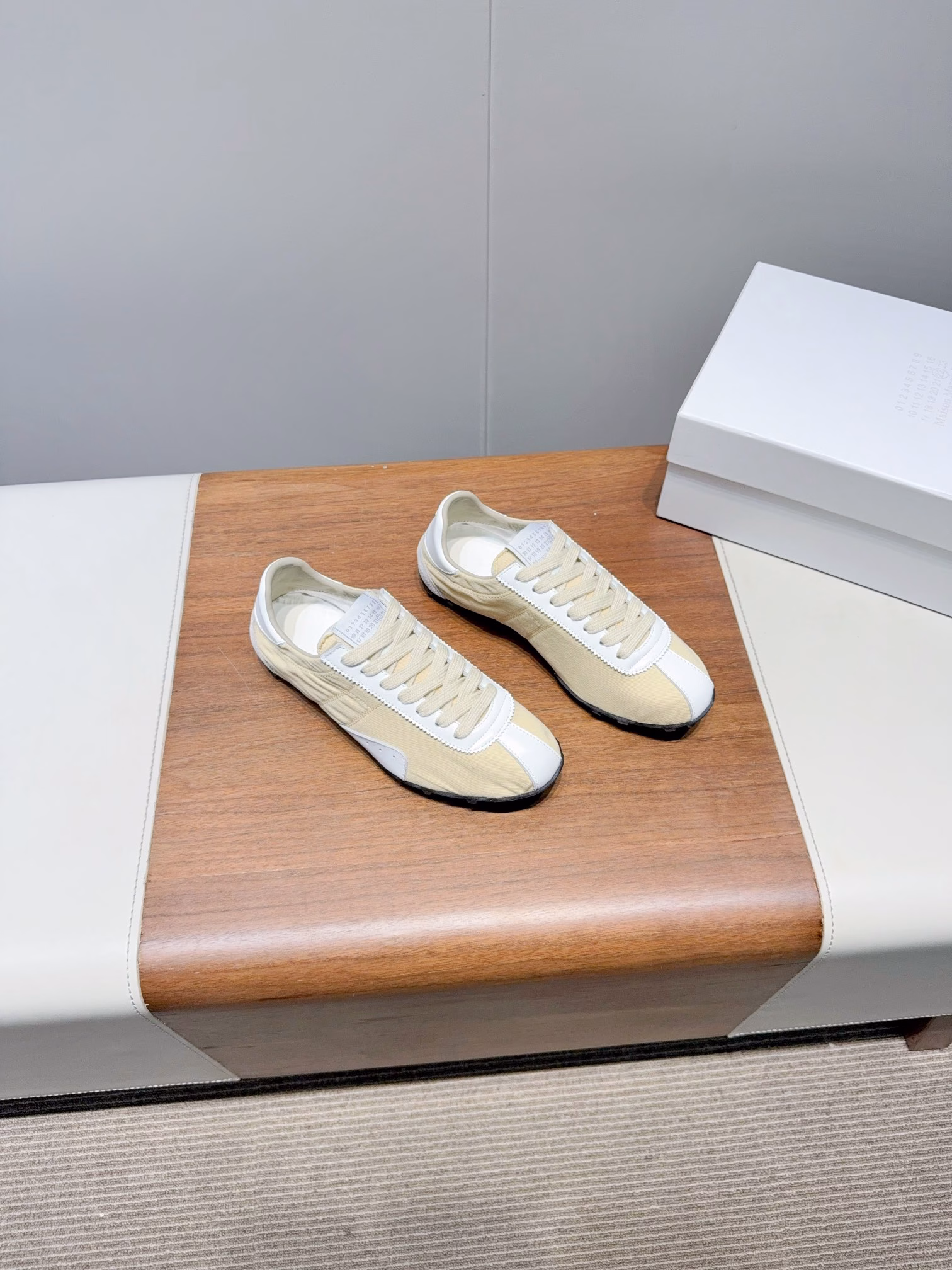 Margiel-ss25 New Sprinter treasure shoes!Sisters! I've found the most popular item from Margiel! ! When you put on this pair of Sprinter, you'll immediately experience the 