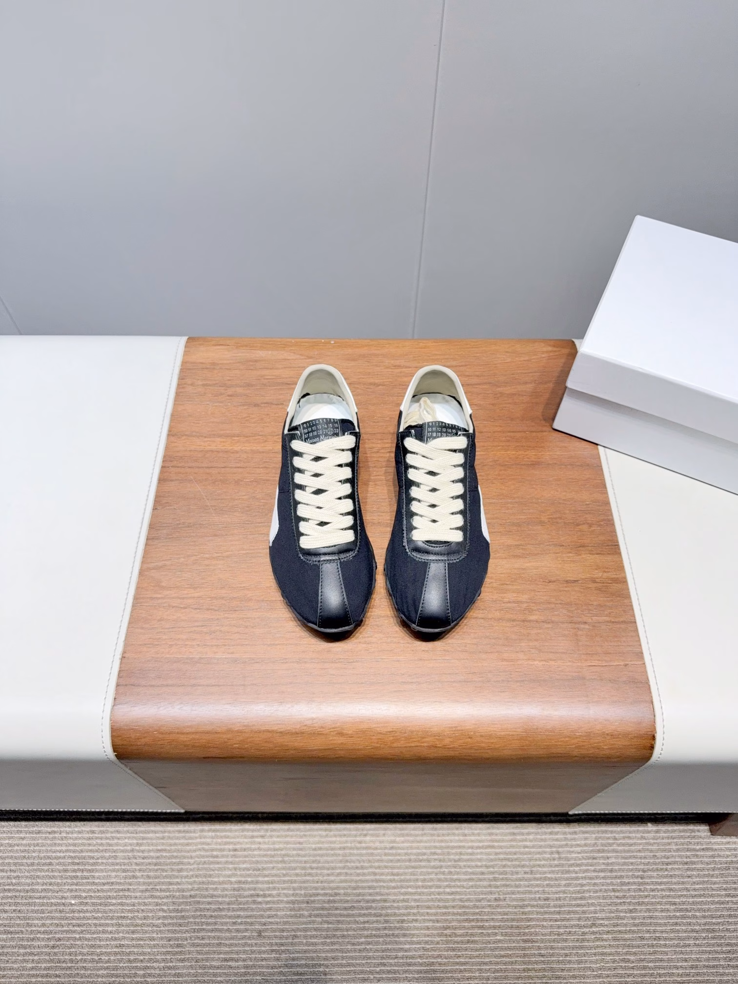 Margiel-ss25 New Sprinter treasure shoes!Sisters! I've found the most popular item from Margiel! ! When you put on this pair of Sprinter, you'll immediately experience the 