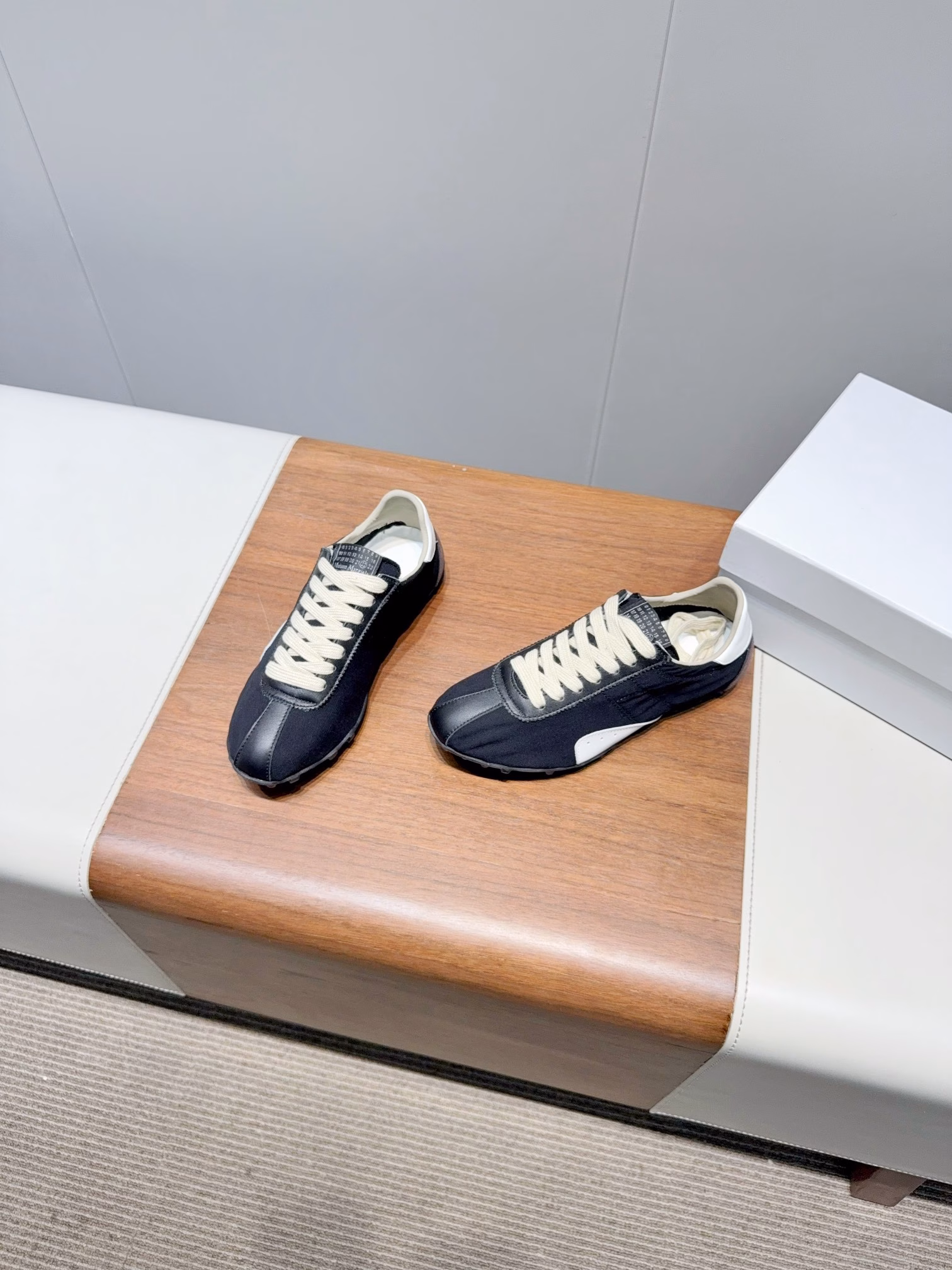 Margiel-ss25 New Sprinter treasure shoes!Sisters! I've found the most popular item from Margiel! ! When you put on this pair of Sprinter, you'll immediately experience the 