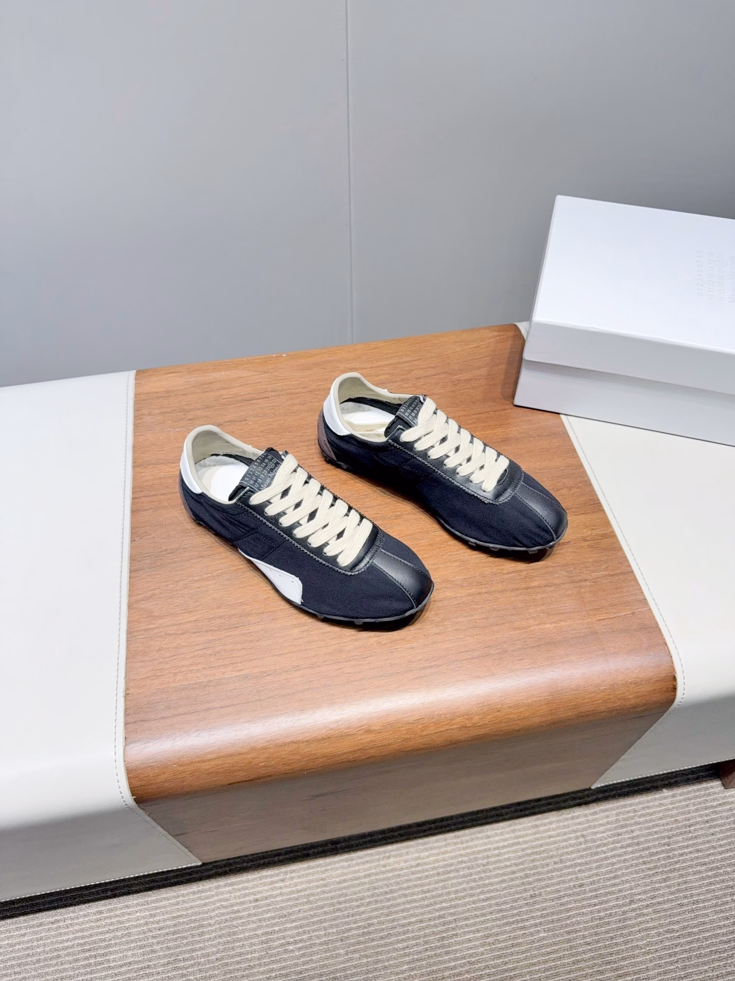 Margiel-ss25 New Sprinter treasure shoes!Sisters! I've found the most popular item from Margiel! ! When you put on this pair of Sprinter, you'll immediately experience the 