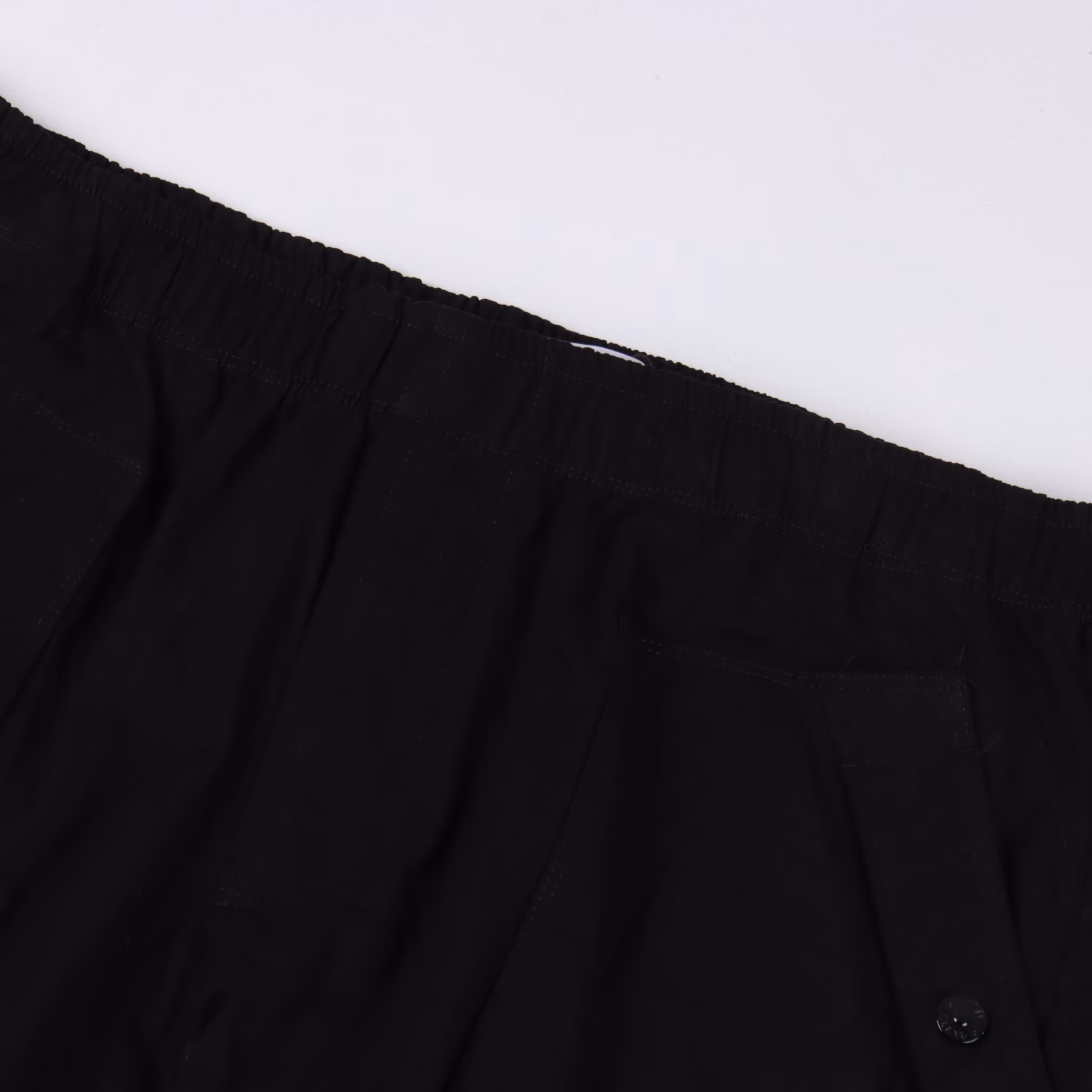 Stone Island/ Classic logo workwear trousersThe pure cotton fabric provided by the customer does not fade after repeated washing. It is soft, comfortable, elastic and versatile. The fabric is light and thin, suitable for wearing in summer. It is decorated with the classic stone island logo. The style is perfect and can be worn by both men and women. The tag is washed and the packaging is a perfect replication of the original version