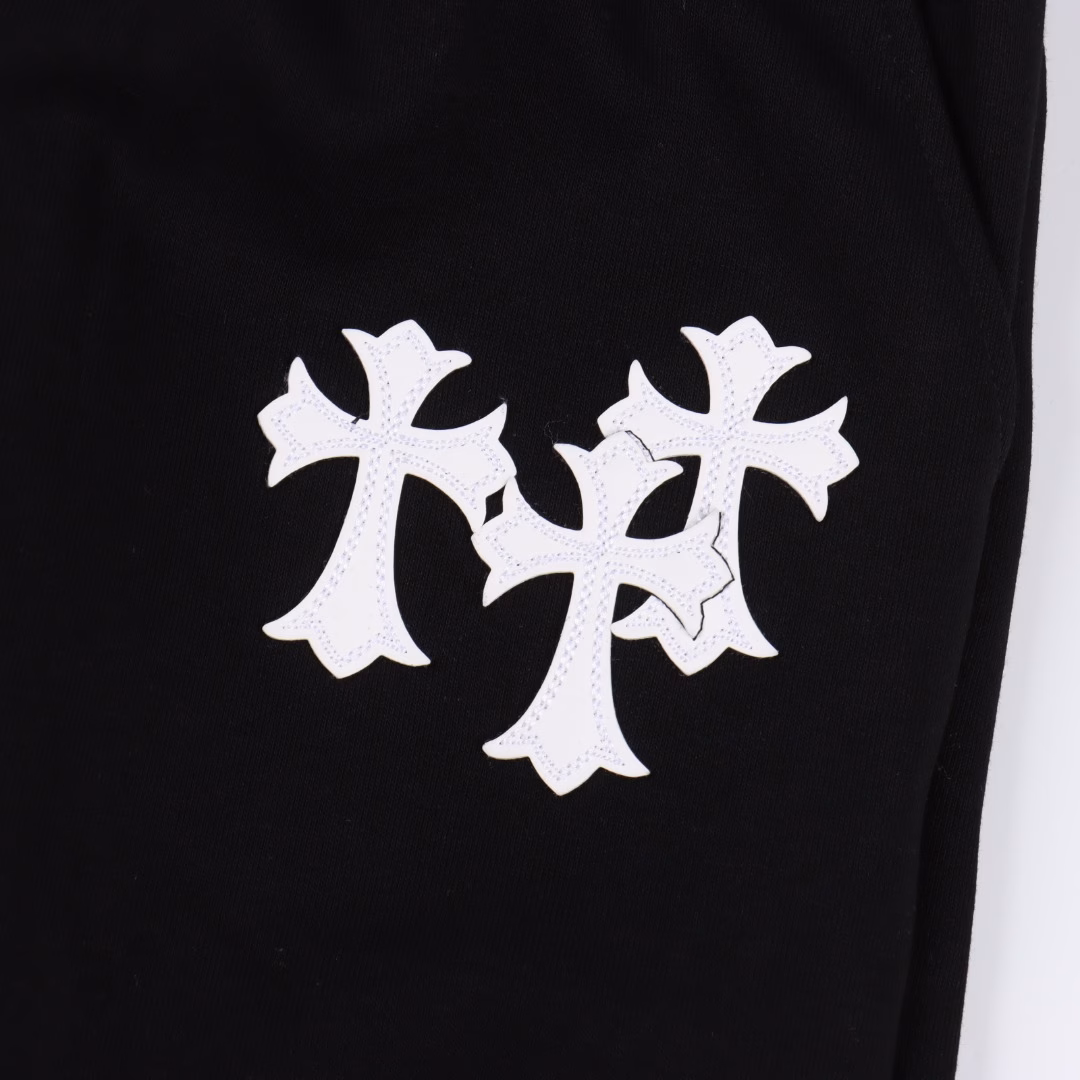 Chrome Heartsch 25ss embroidered white label cross shortsHand-cranked custom leather labelsThe design of the elastic waist and drawstring waistband ensures a comfortable fit. The custom-made fabric has a loose fit